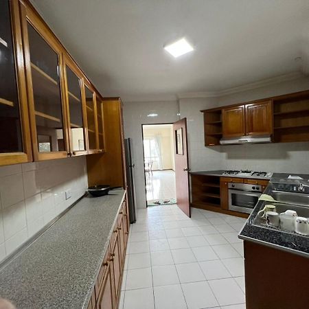 Kasuma Resort Azalea Кучинг Екстериор снимка